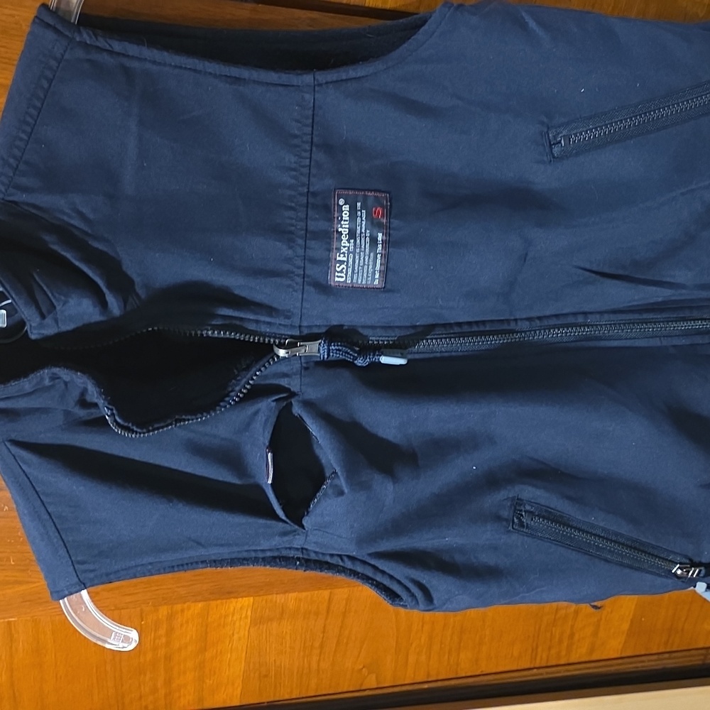 Vest - Picture 4 of 6